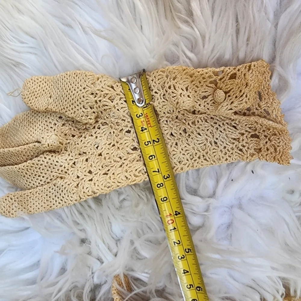 Vintage Cream Crochet Gloves Size 7 Openwork Lace Bridal Tea Party Cottagecore M
